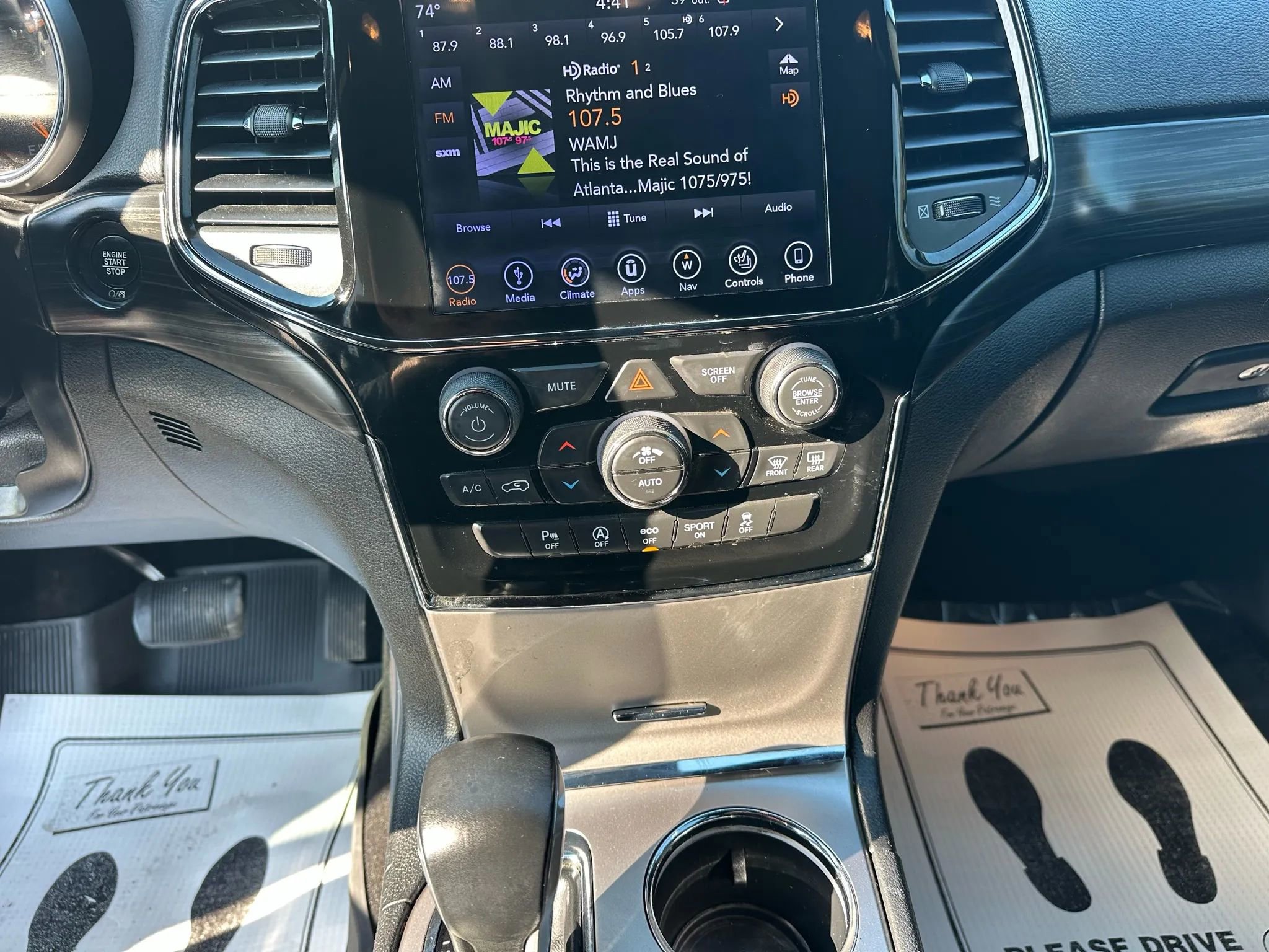 Used 2019 Jeep Grand Cherokee Laredo w/ Laredo X Package image 23