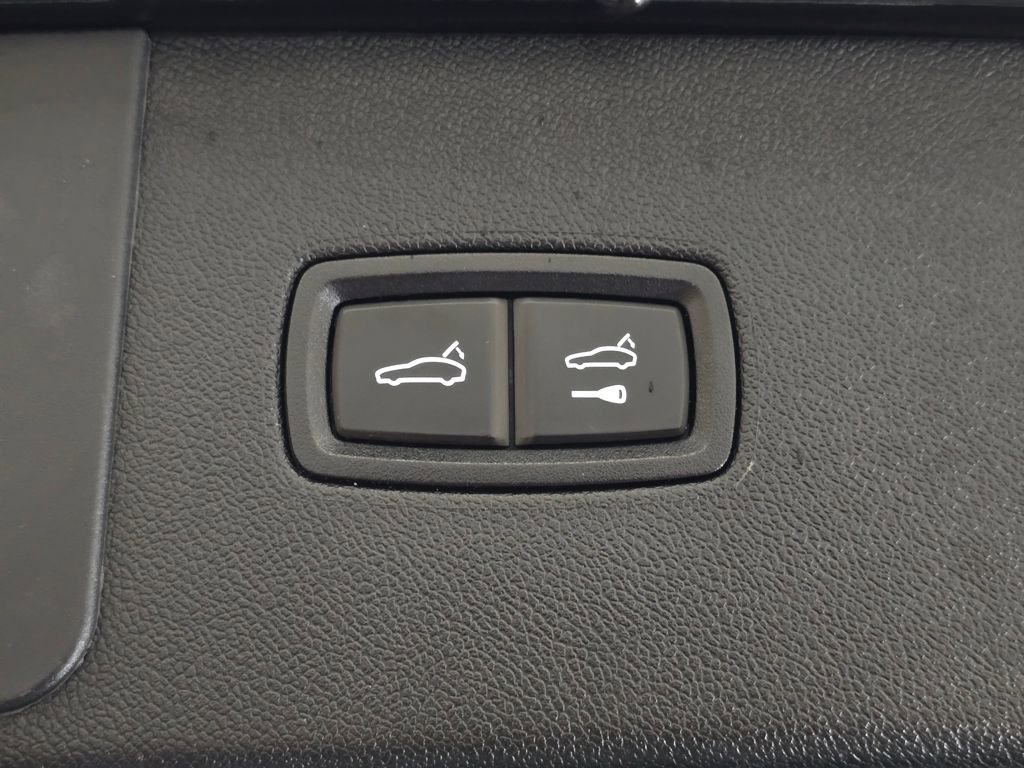 Used 2021 Porsche Cayenne GTS w/ Premium Package image 10