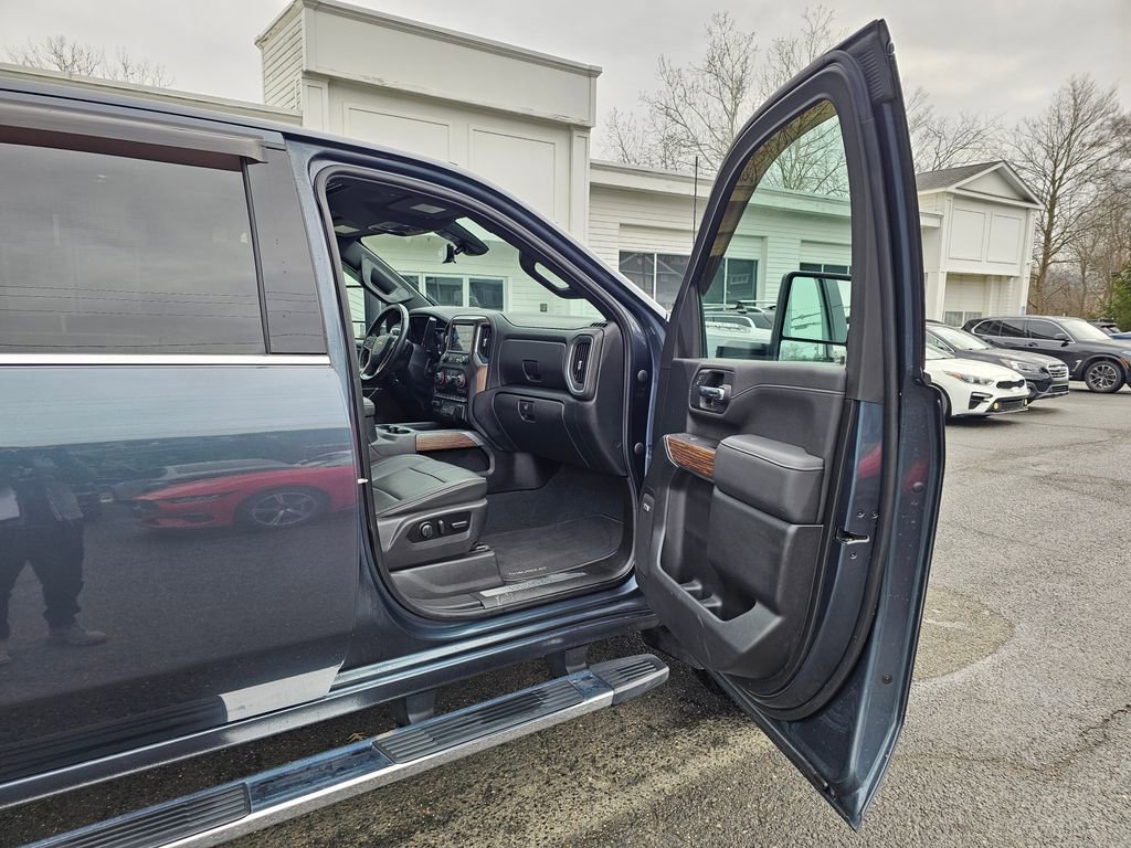 Used 2020 Chevrolet Silverado 2500 High Country w/ Z71 Off-Road Package image 10