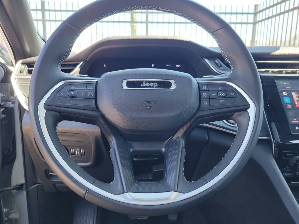 Used 2023 Jeep Grand Cherokee Altitude image 25