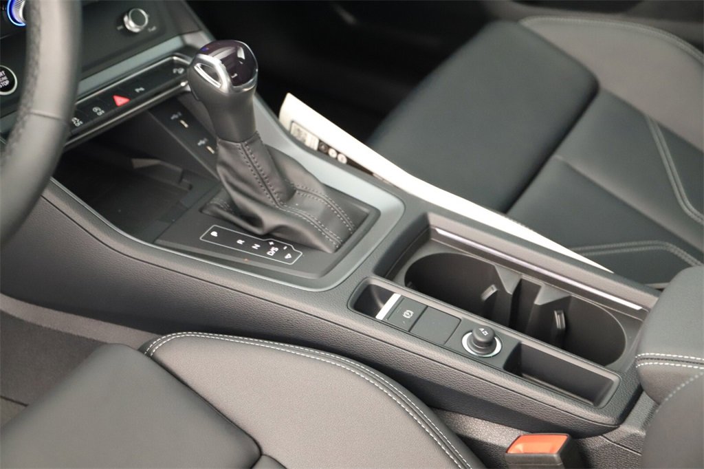 New 2025 Audi Q3 2.0T Premium image 17