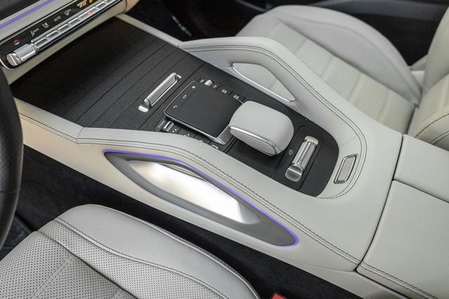 Used 2025 Mercedes-Benz GLS 580 4MATIC image 11