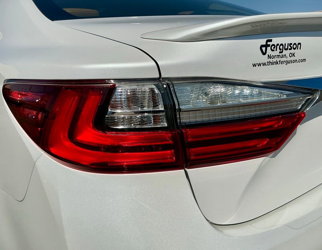 Used 2016 Lexus ES 300h w/ Premium Package w/Wood Trim image 14