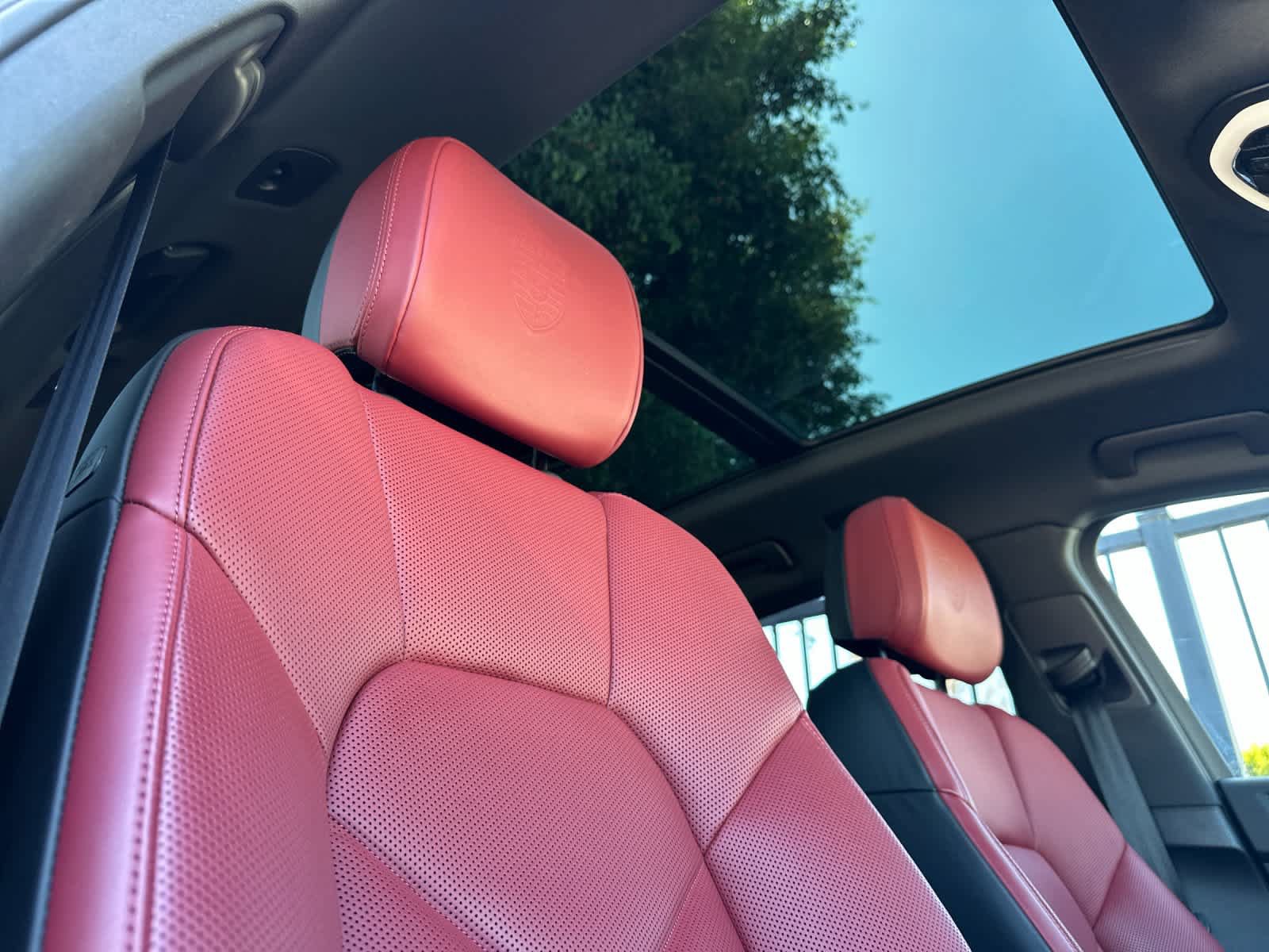 Certified 2023 Porsche Macan Turbo AWD/4WD image 18