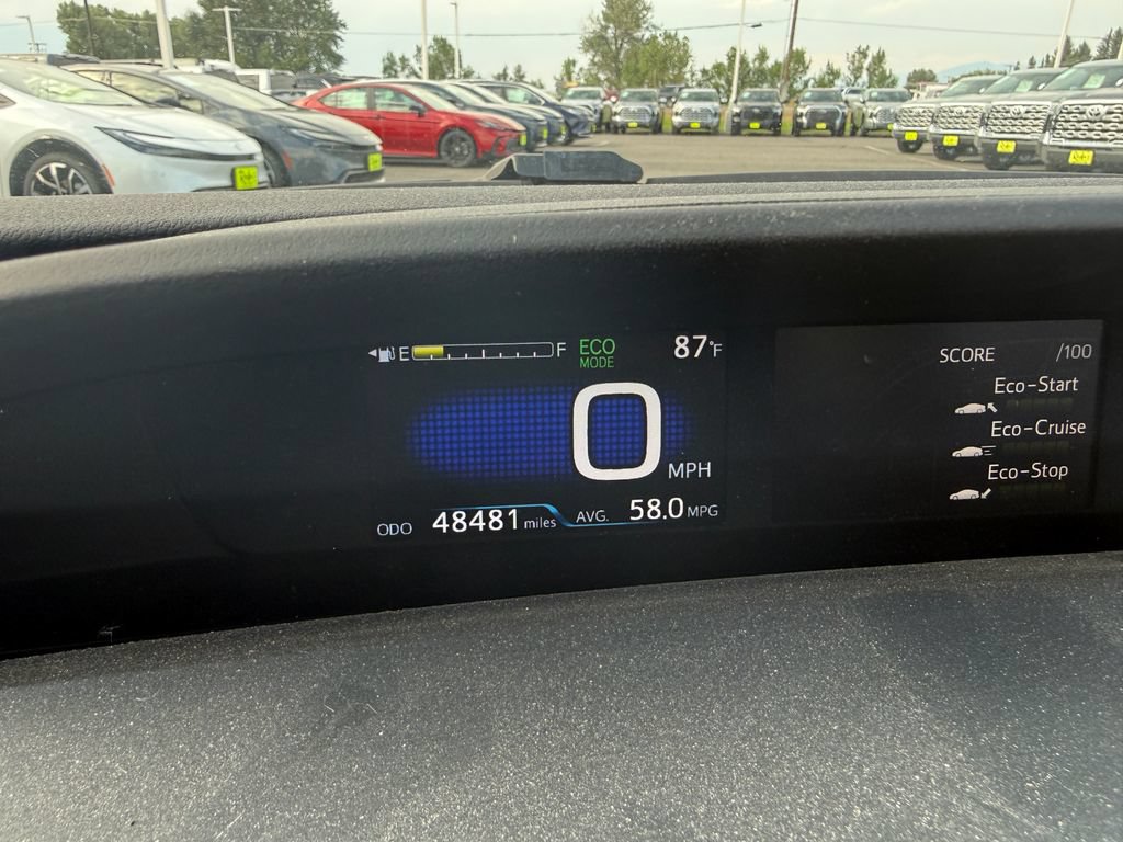 Used 2016 Toyota Prius Four w/ Advanced Technology Package FWD image 6