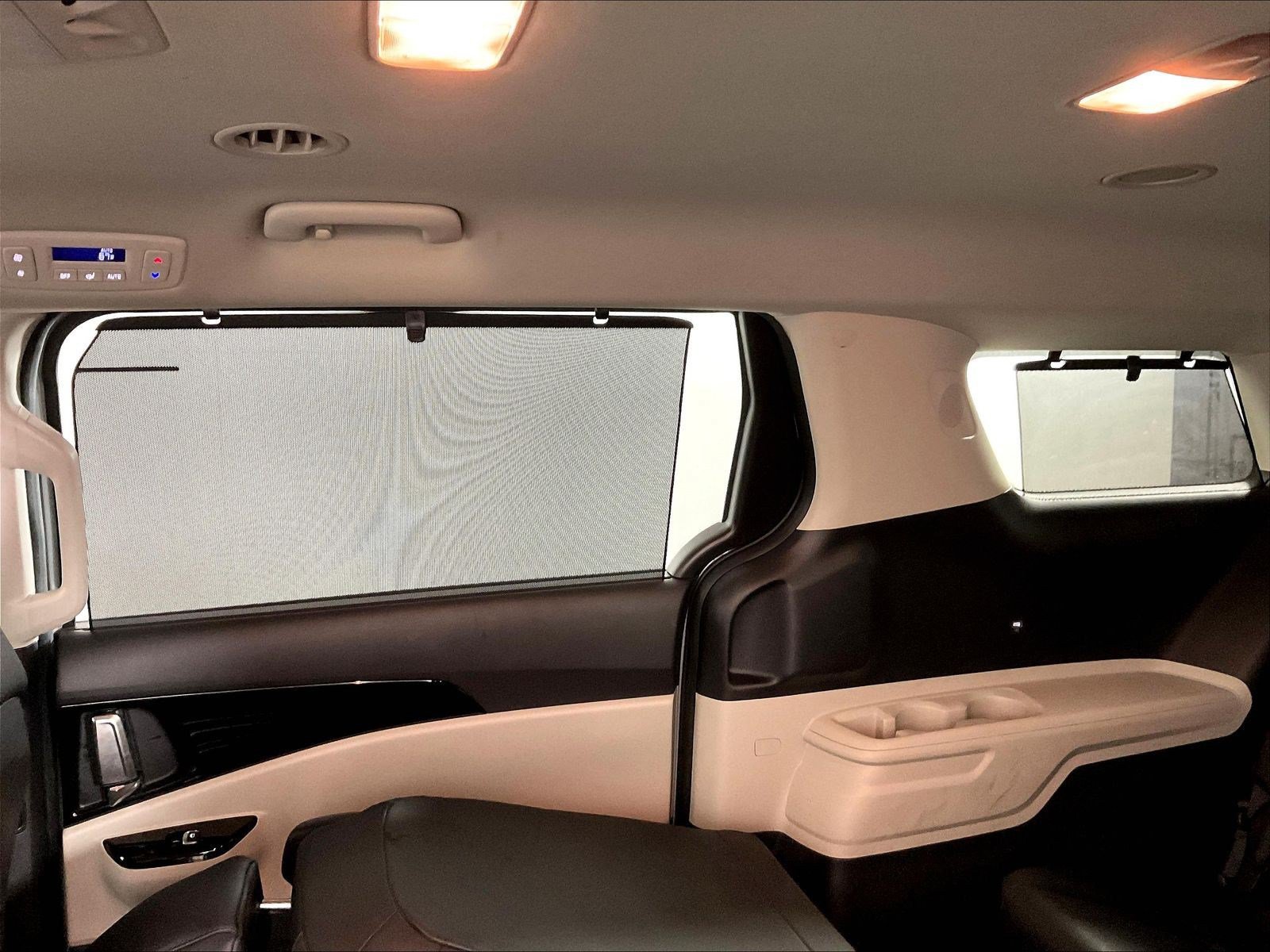 Used 2023 Kia Carnival EX FWD image 39