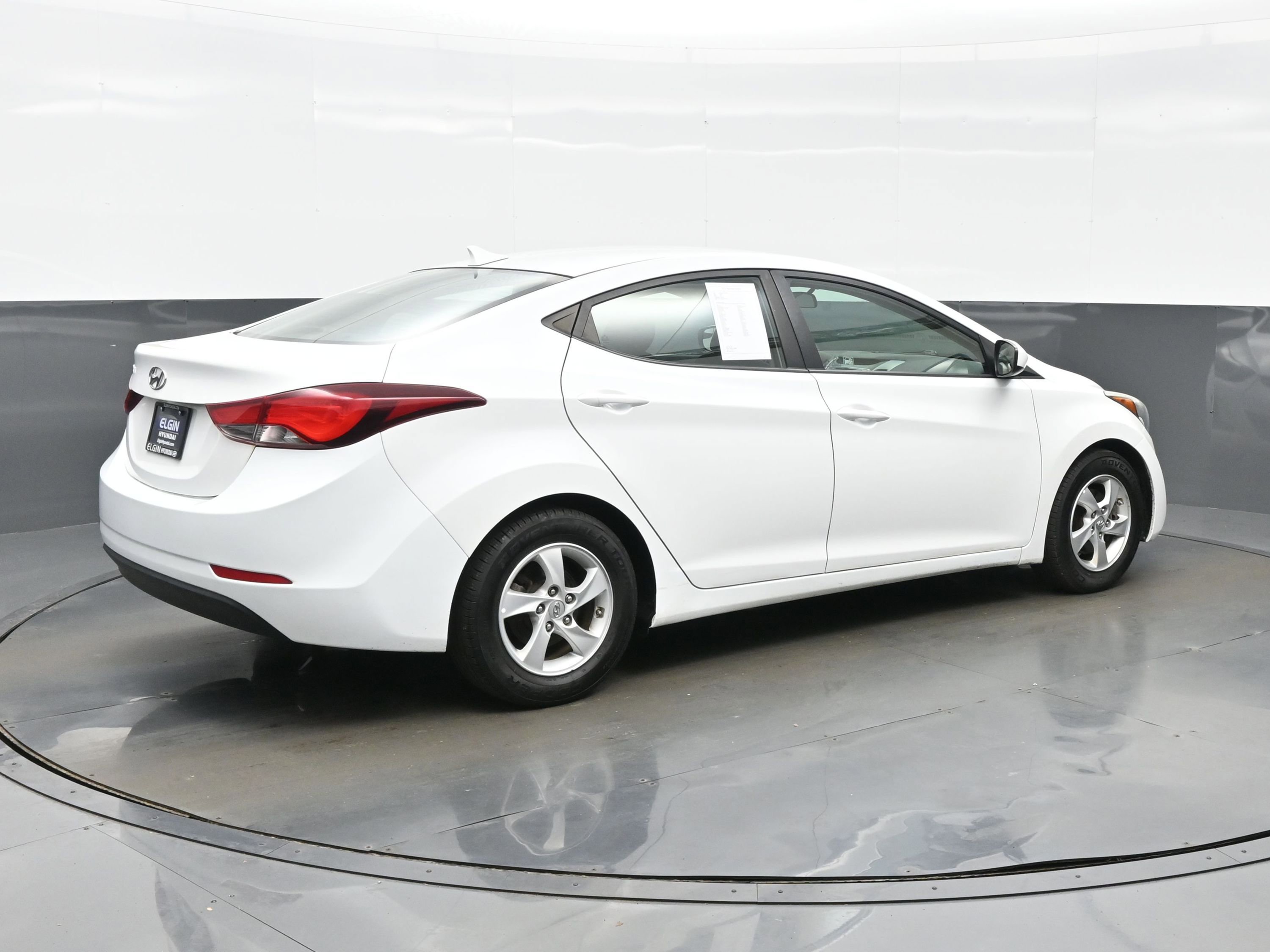 Used 2015 Hyundai Elantra SE FWD image 6