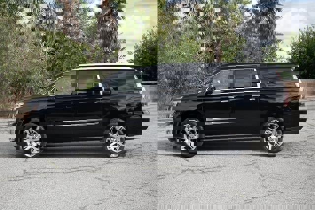 Used 2017 Cadillac Escalade ESV Premium Luxury image 7