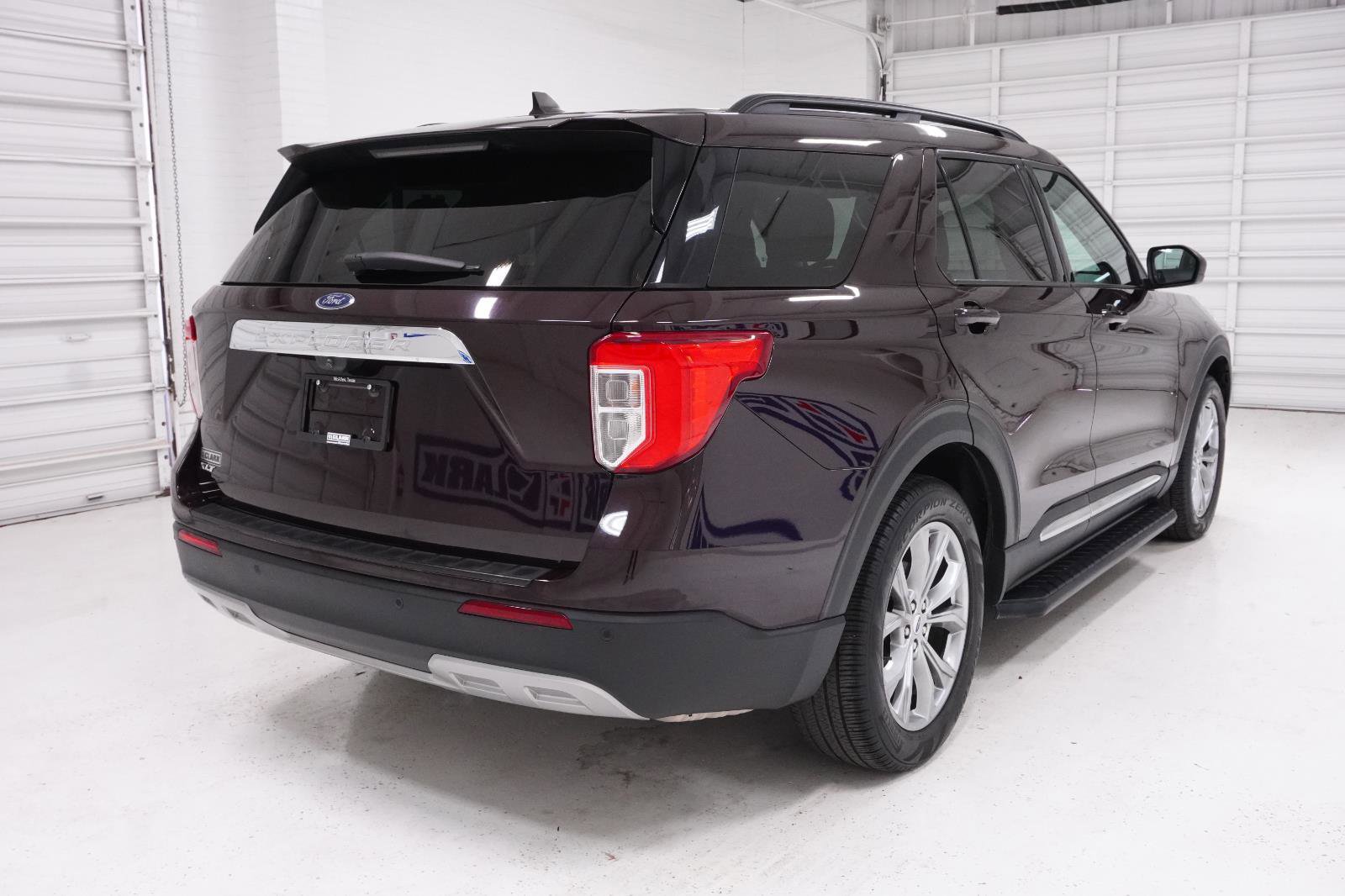 Used 2023 Ford Explorer XLT w/ Equipment Group 202A RWD image 5