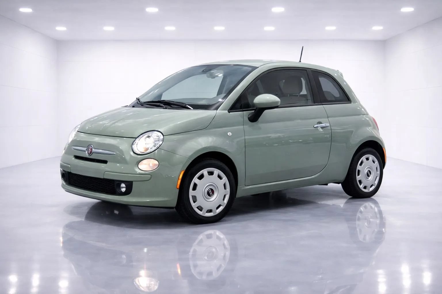 Used 2015 FIAT 500 Pop FWD image 1