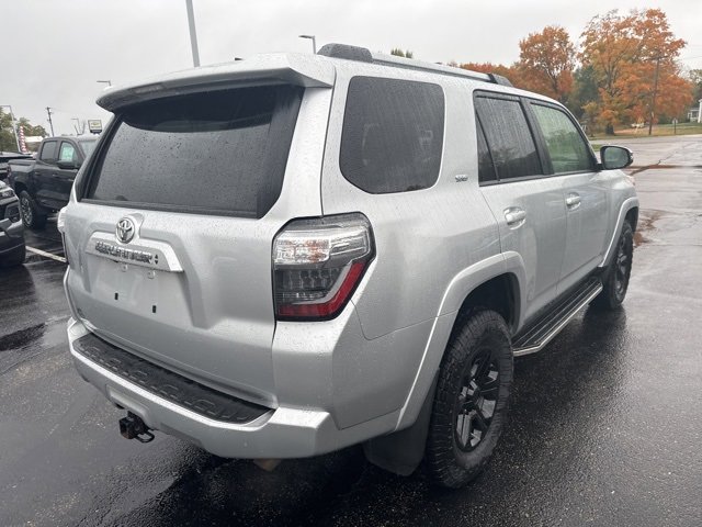 Used 2020 Toyota 4Runner SR5 Premium image 3