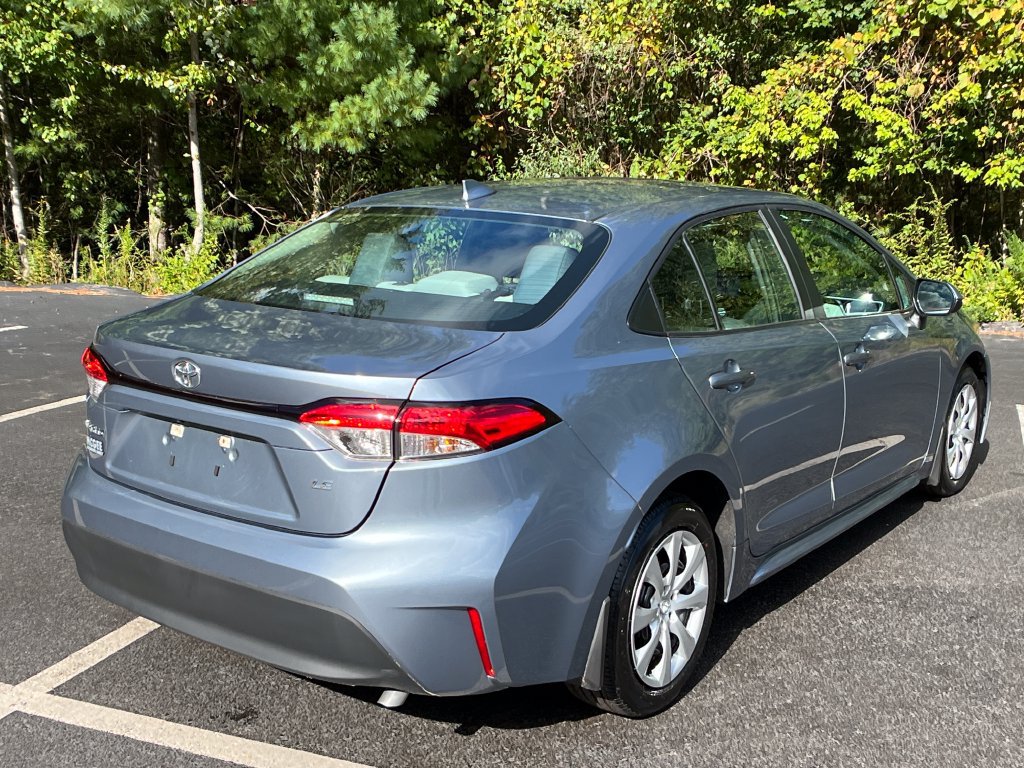 Used 2024 Toyota Corolla LE FWD image 5