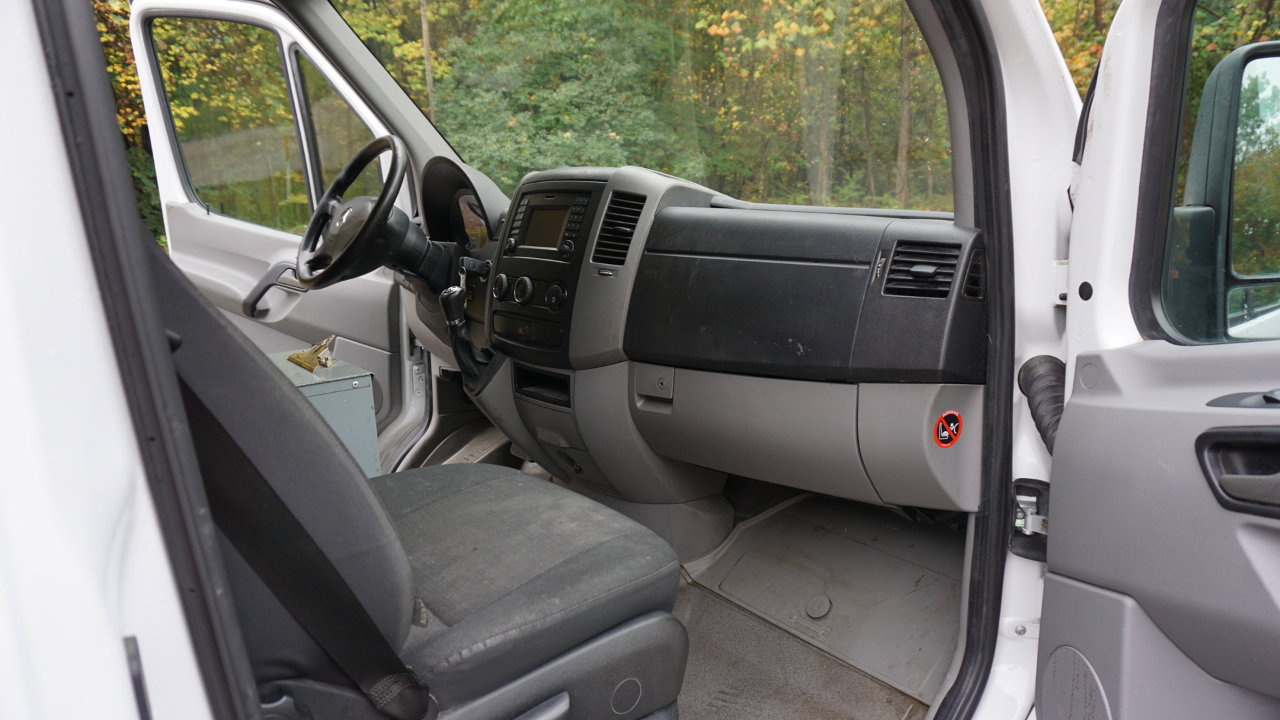 Used 2017 Mercedes-Benz Sprinter 2500 image 19