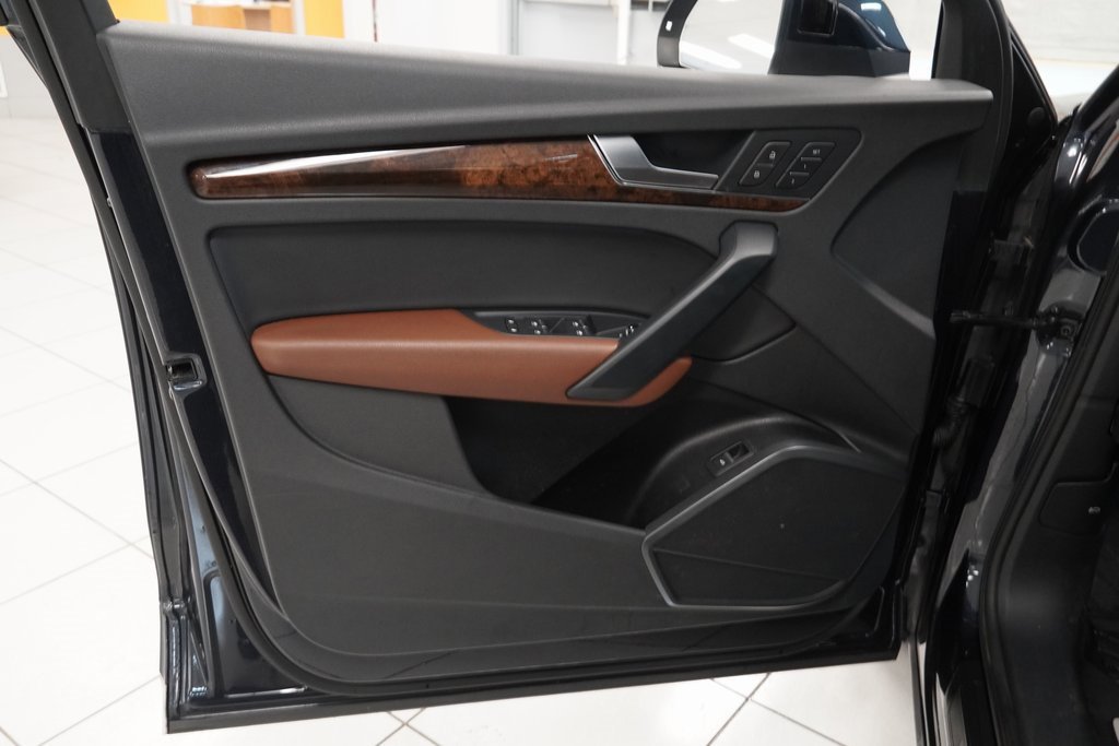 Used 2019 Audi Q5 2.0T Premium w/ Convenience Package image 18