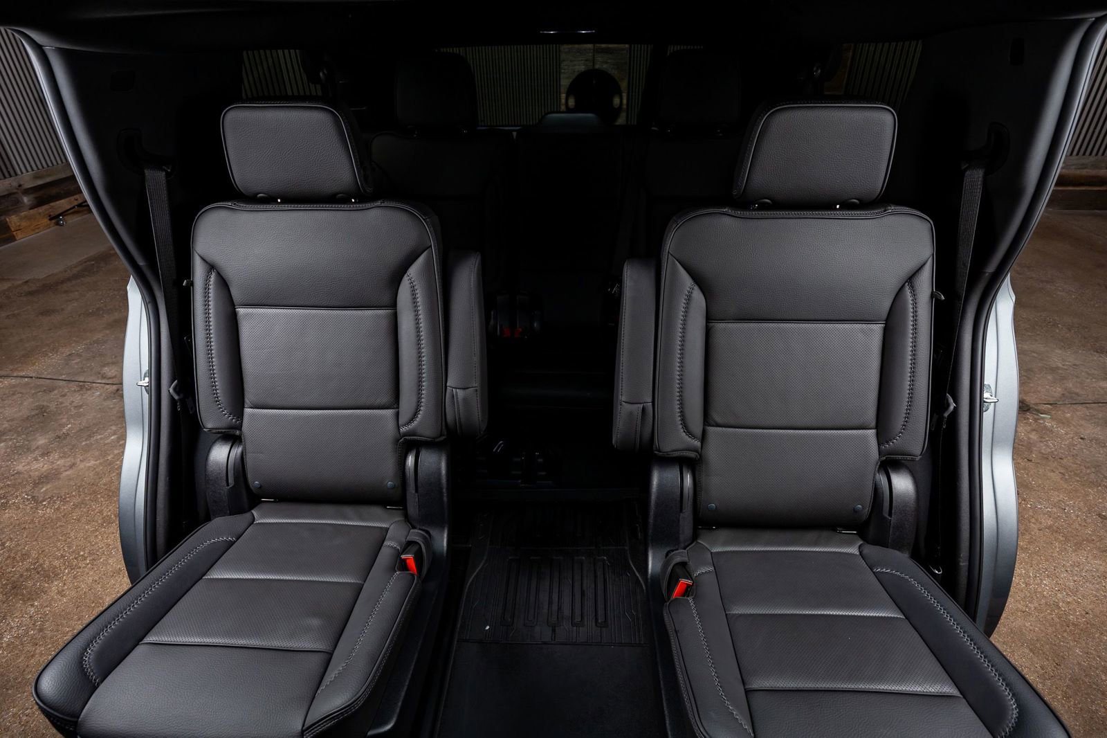 Used 2025 GMC Yukon Denali w/ Denali Reserve Package image 35