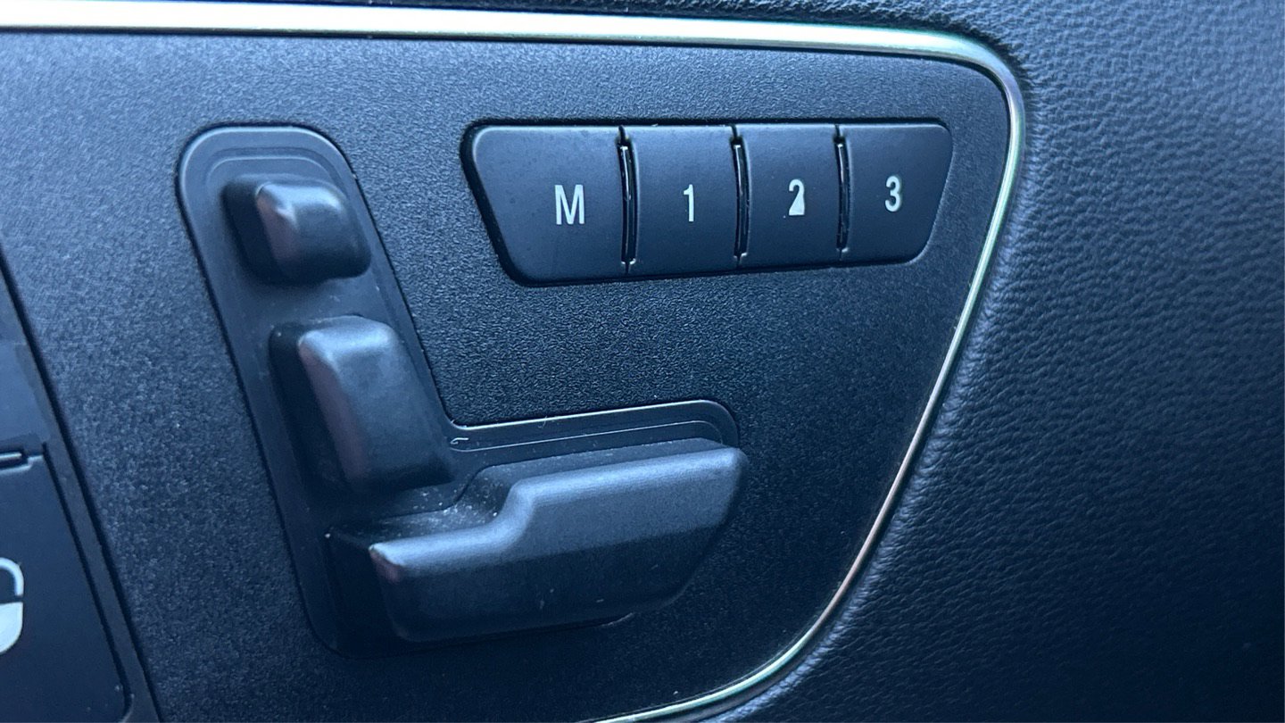 Used 2013 Mercedes-Benz E 350 Sedan image 25