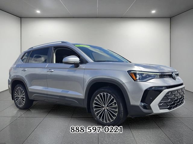 Used 2025 Volkswagen Taos SE FWD image 7