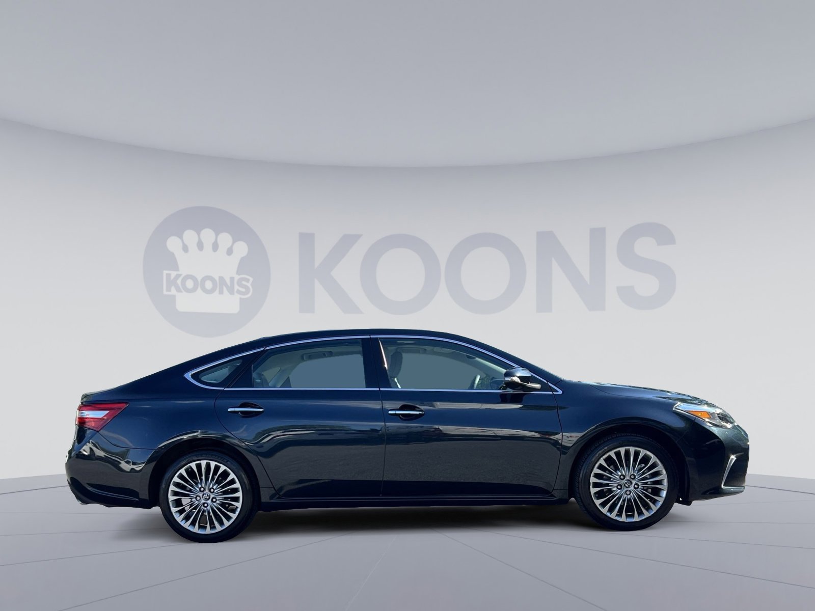 Used 2017 Toyota Avalon Limited FWD image 8