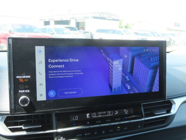 Used 2025 Toyota Sienna XLE FWD image 29