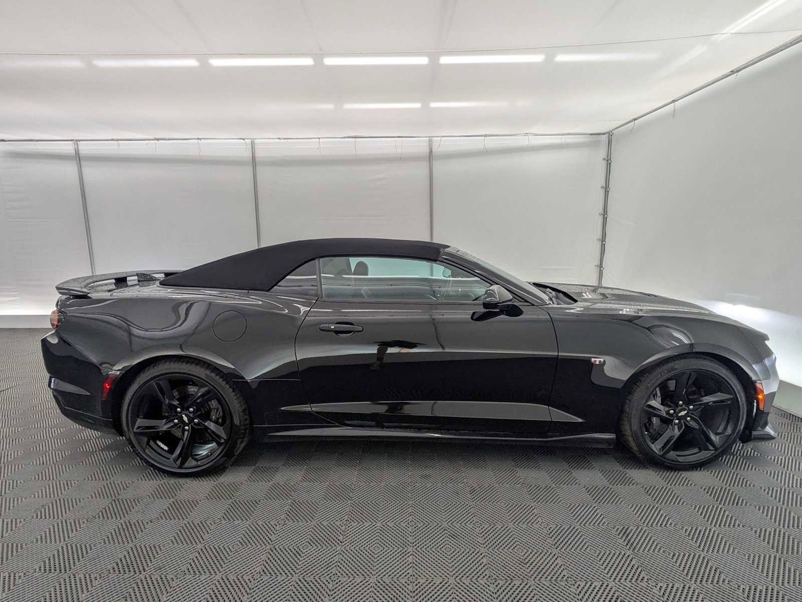 Used 2019 Chevrolet Camaro SS w/ LPO, Ground Effects Package RWD image 7