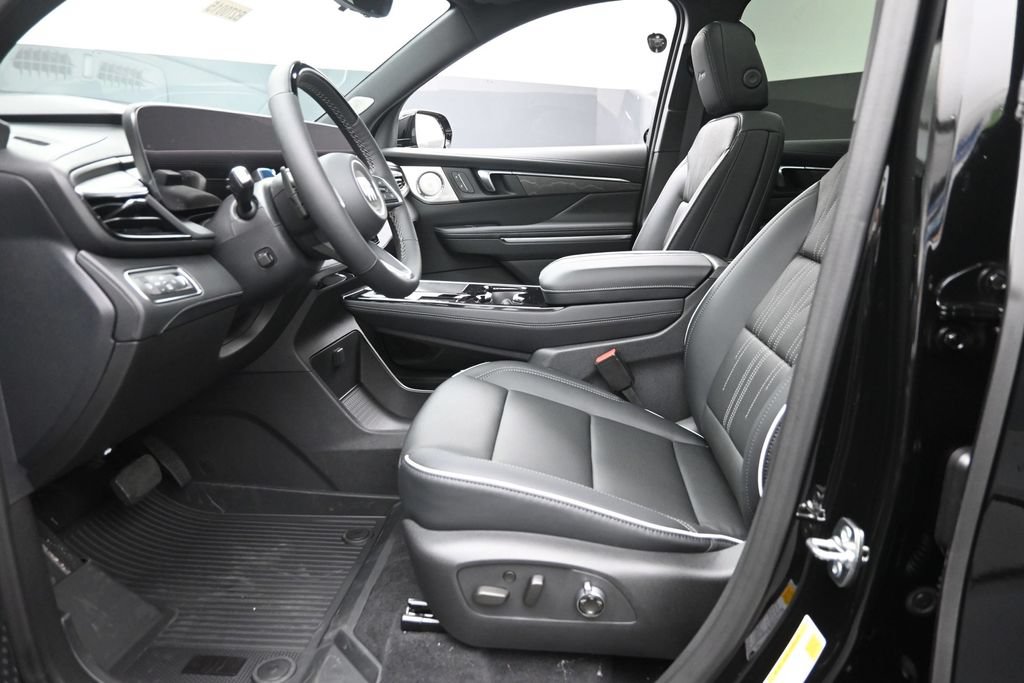 New 2027 Buick Enclave Avenir w/ LPO, Floor Liner Package AWD/4WD image 20