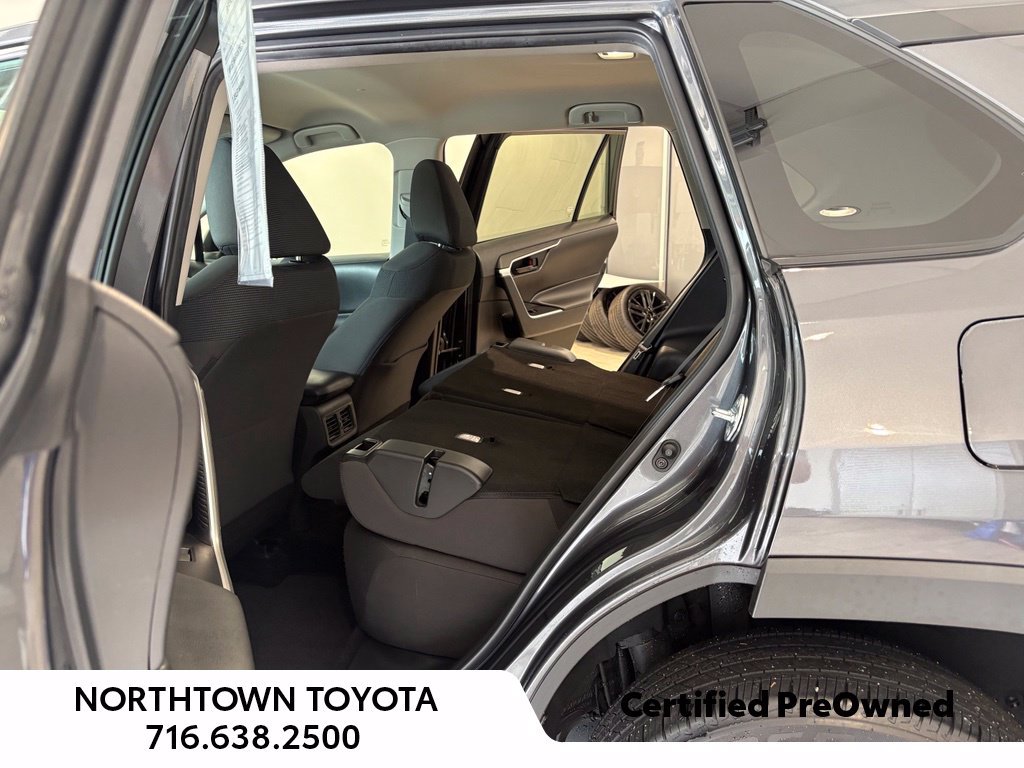 Used 2022 Toyota RAV4 LE w/ Carpet Mat Package (TMS) AWD/4WD image 22
