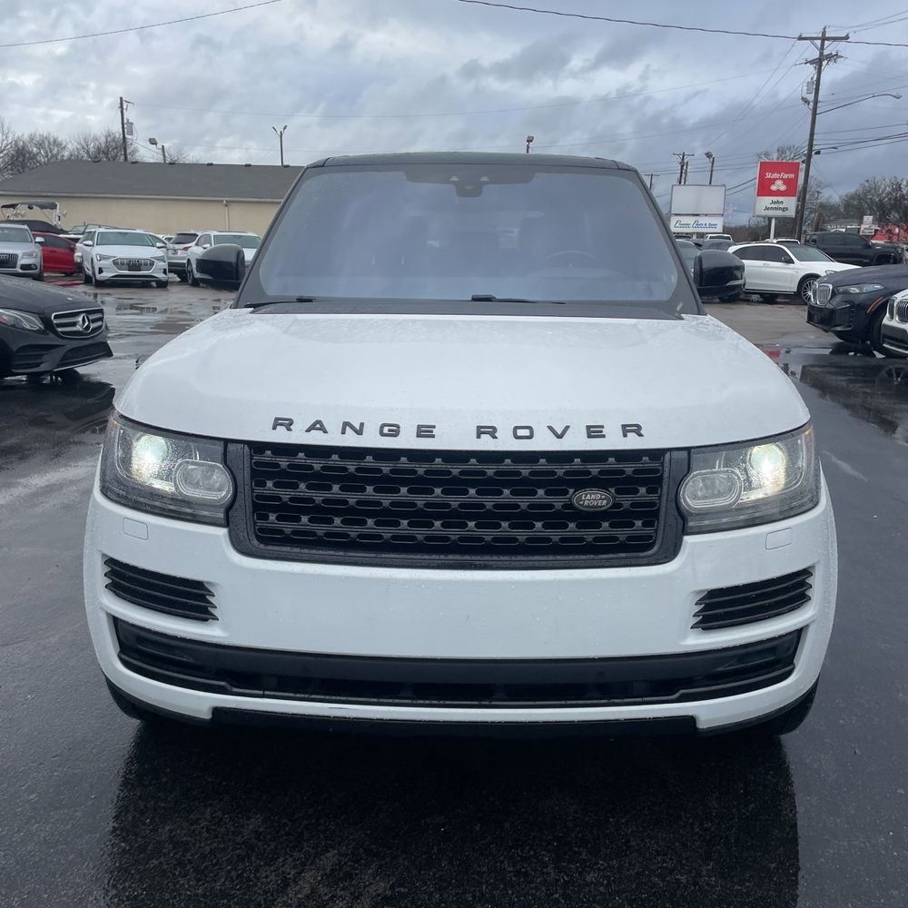 Used 2017 Land Rover Range Rover HSE image 2