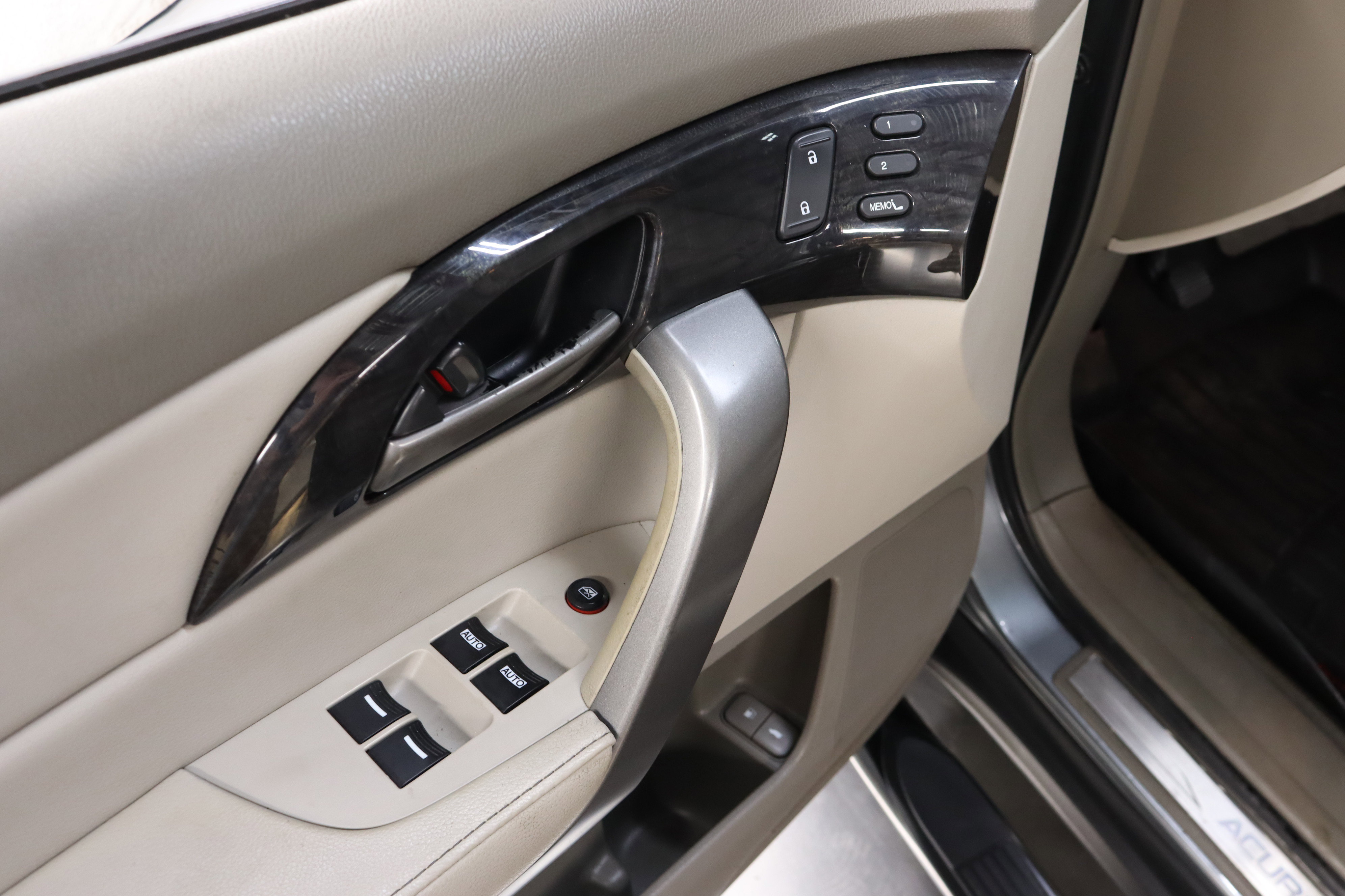 Used 2008 Acura MDX w/ Technology Package image 26