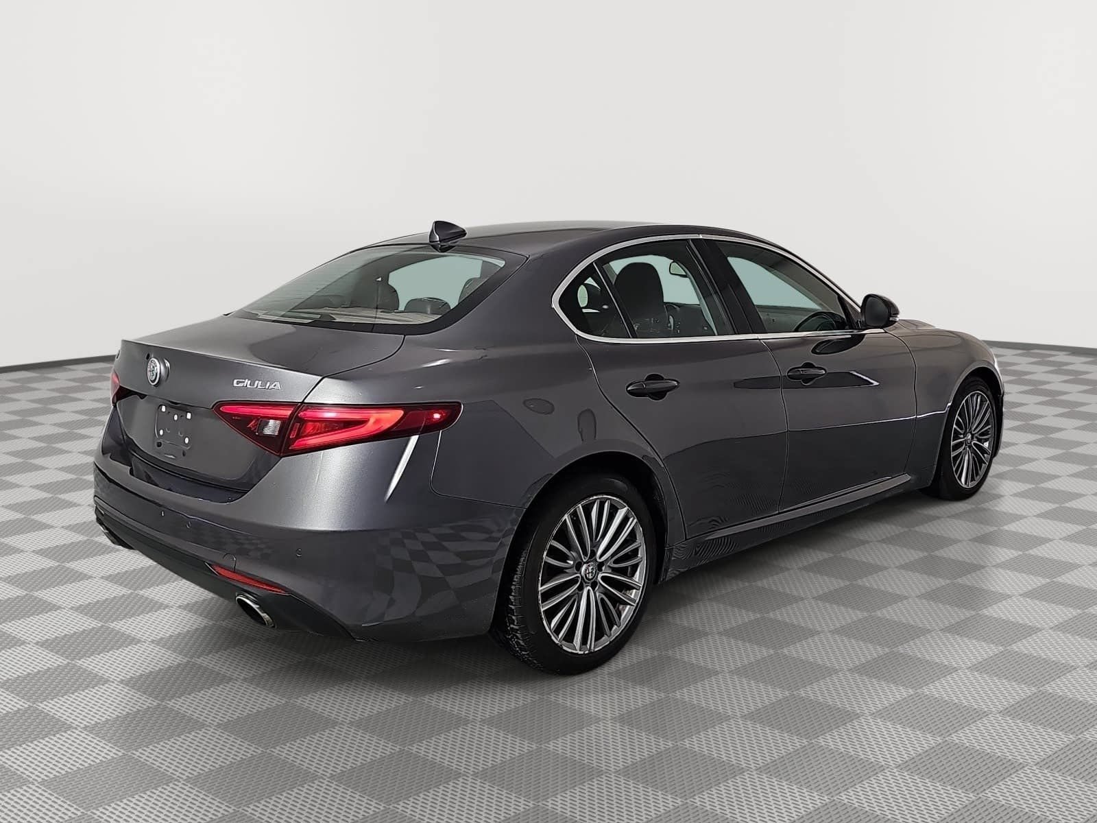 Used 2017 Alfa Romeo Giulia Ti w/ TI Performance Package AWD/4WD image 8