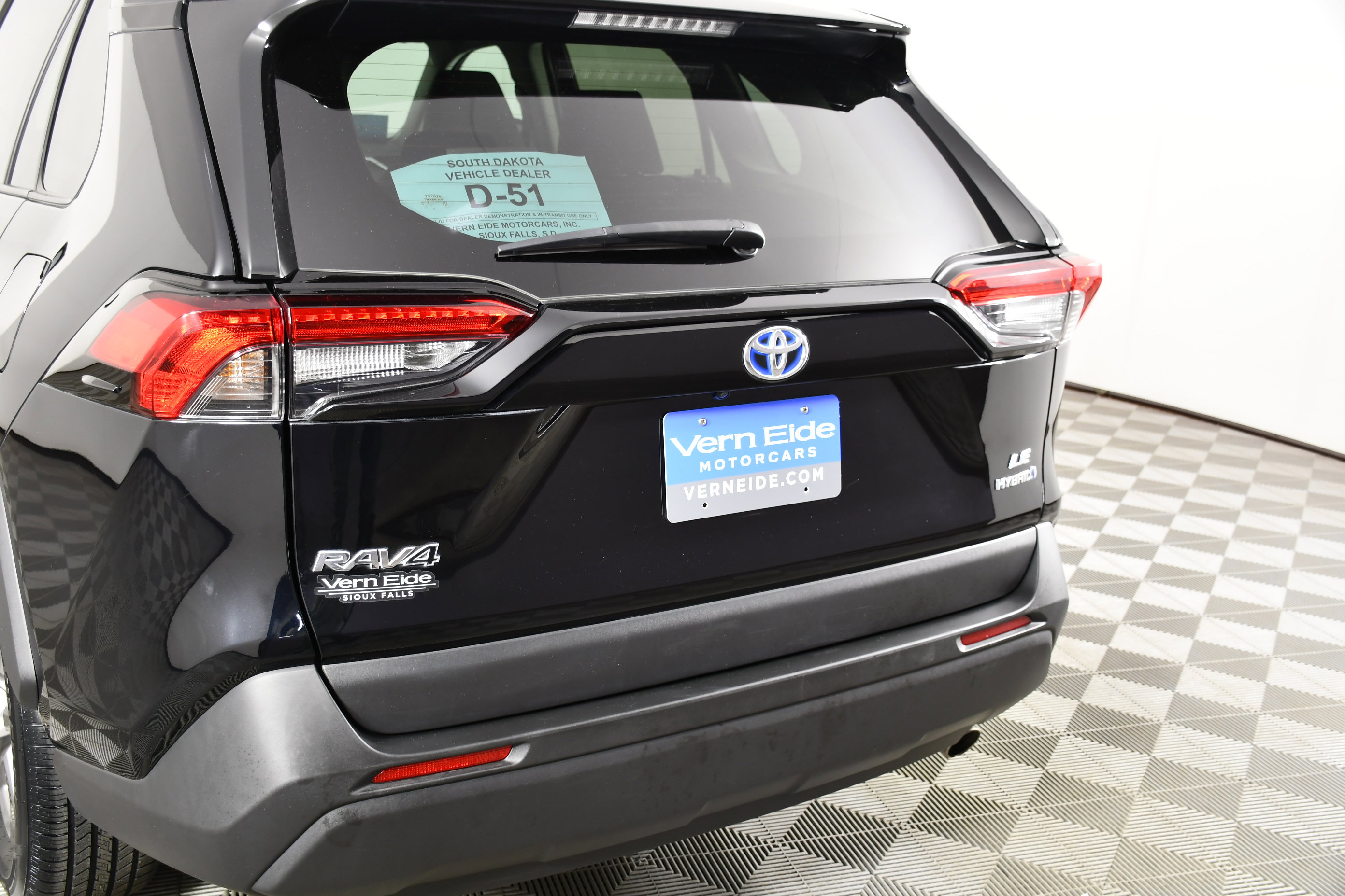 Used 2024 Toyota RAV4 LE AWD/4WD image 15