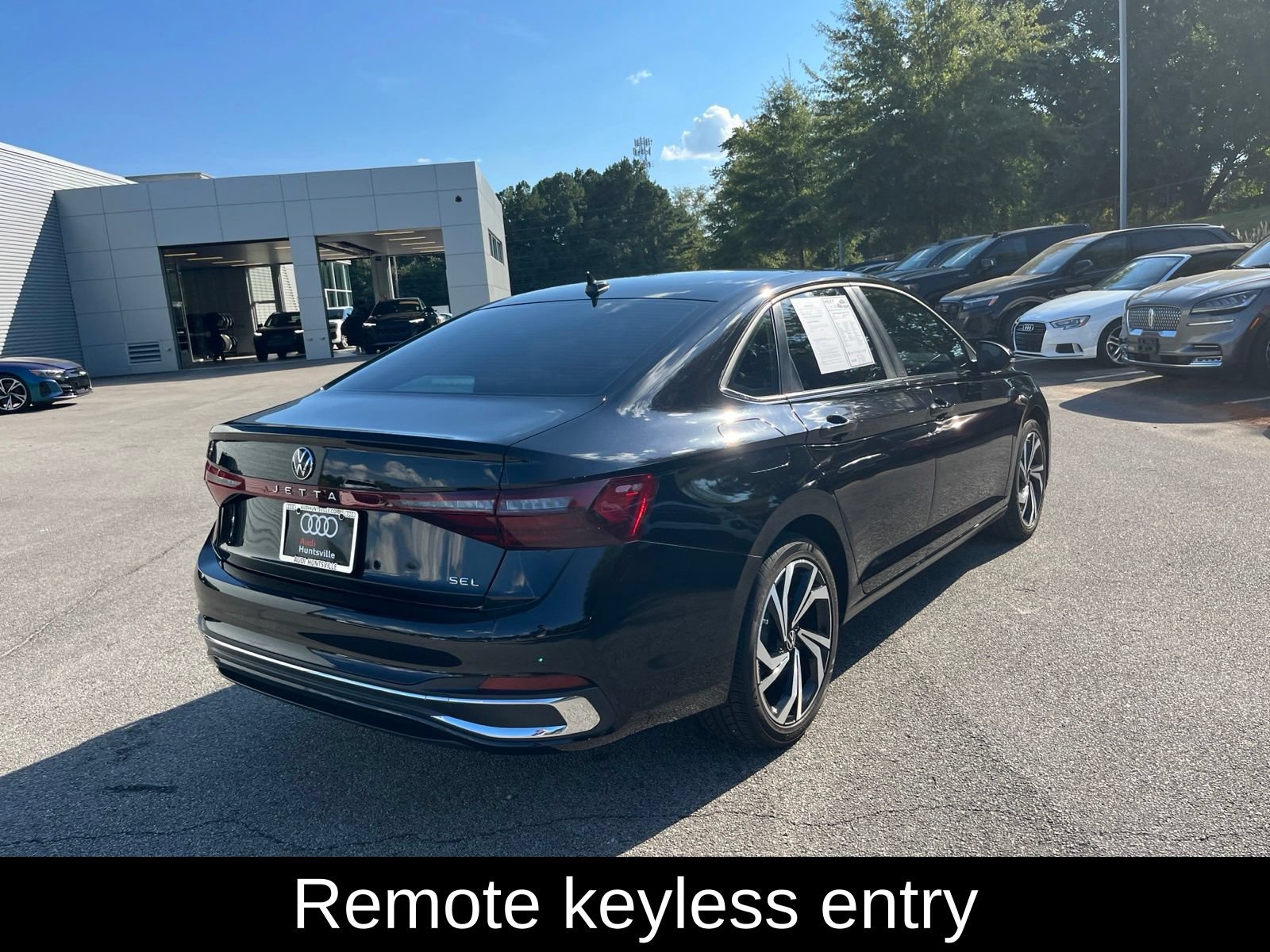 Used 2025 Volkswagen Jetta SEL FWD image 5