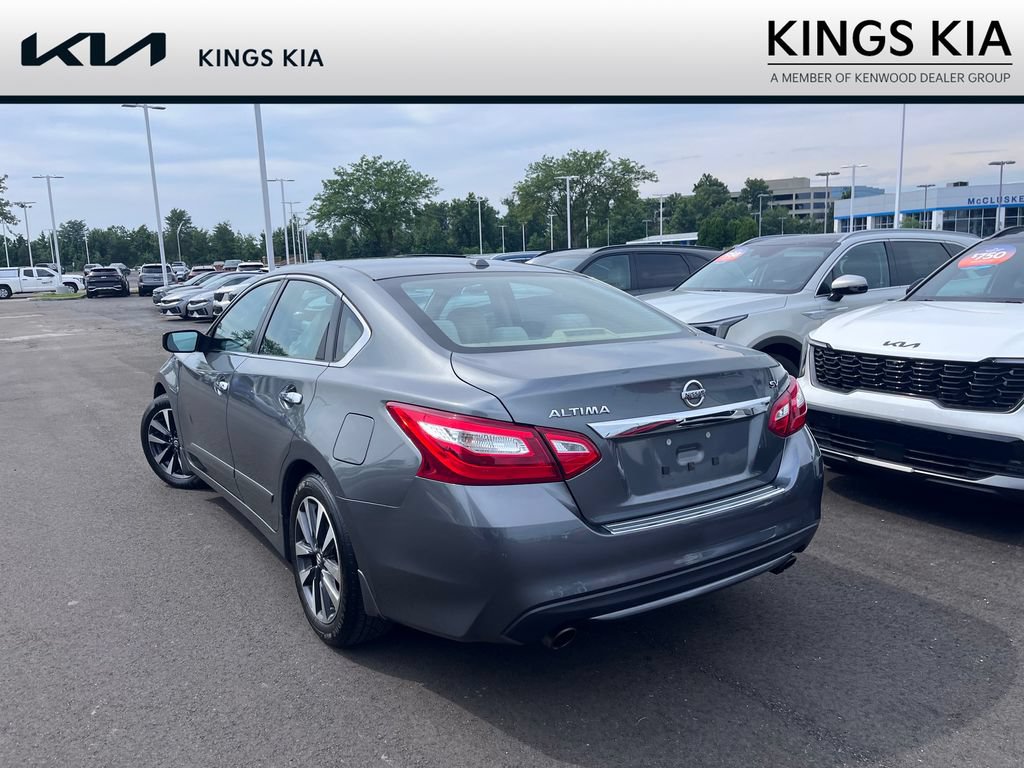 Used 2016 Nissan Altima 2.5 SV FWD image 5