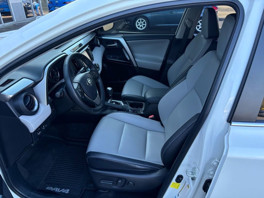 Used 2018 Toyota RAV4 Limited w/ Advanced Technology Package image 12