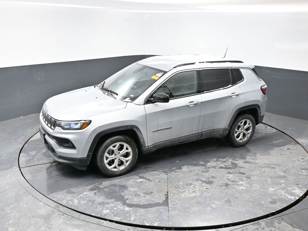 Used 2024 Jeep Compass Latitude image 19