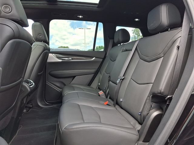 Certified 2025 Cadillac XT6 Sport w/ Technology Package AWD/4WD image 8