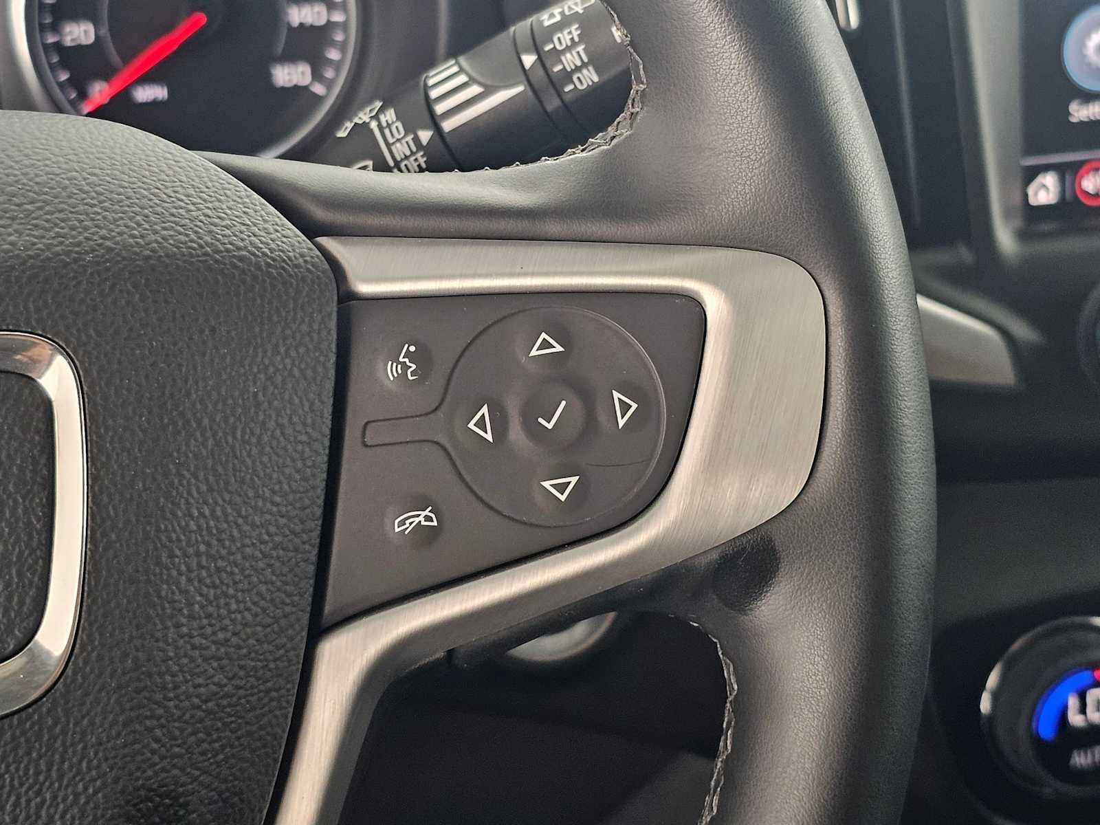 Used 2023 GMC Terrain SLT image 26