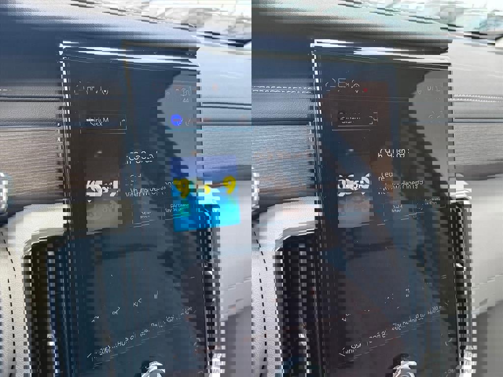 Used 2024 GMC Acadia Denali w/ Super Cruise Package image 15