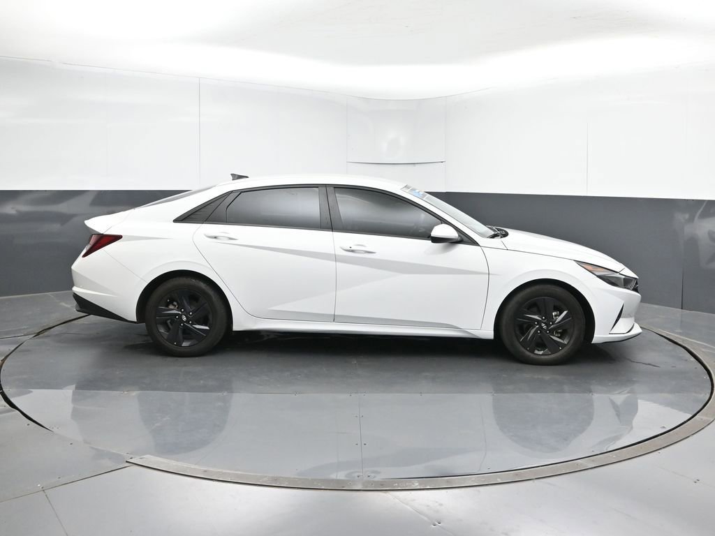 Used 2023 Hyundai Elantra SEL FWD image 6