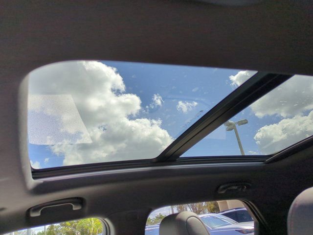 Used 2025 Chevrolet TrailBlazer RS w/ Convenience Package image 19