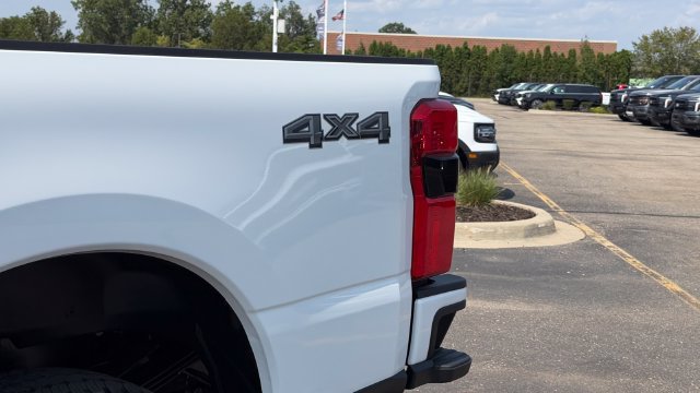 New 2026 Ford F350 XLT w/ XLT Premium Package AWD/4WD image 9