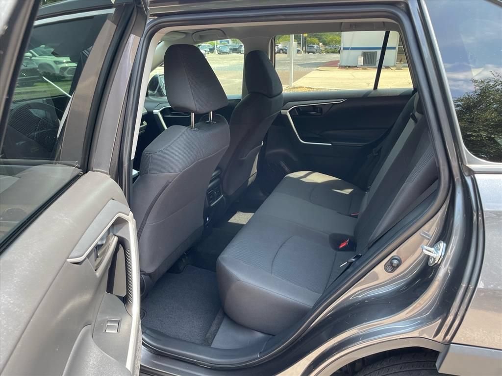Used 2023 Toyota RAV4 LE FWD image 4