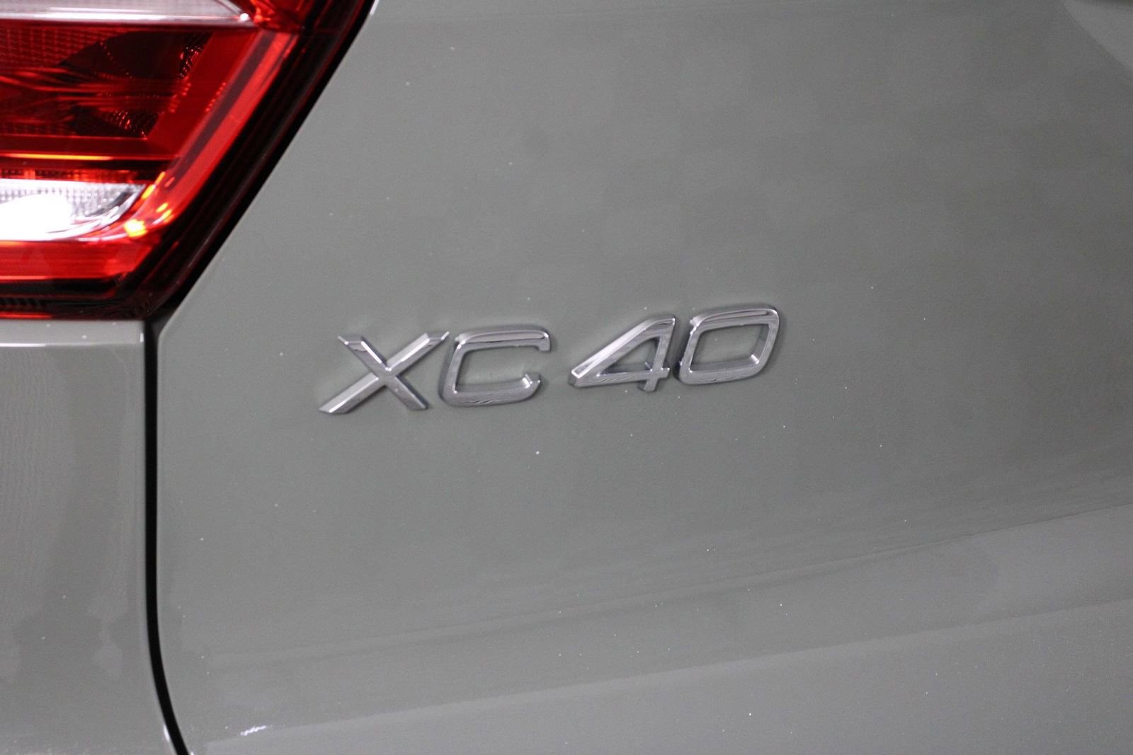 Certified 2023 Volvo XC40 B5 Ultimate w/ Protection Package Premier AWD/4WD image 19