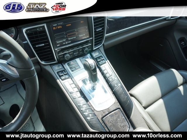 Used 2016 Porsche Panamera RWD image 16
