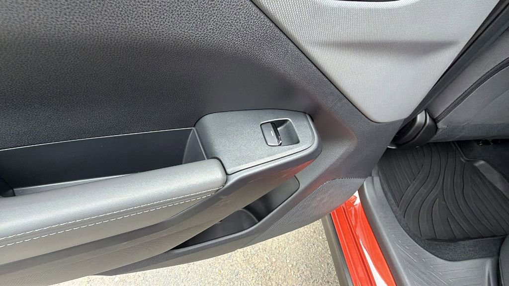 Used 2025 Subaru Crosstrek 2.0i Premium image 15