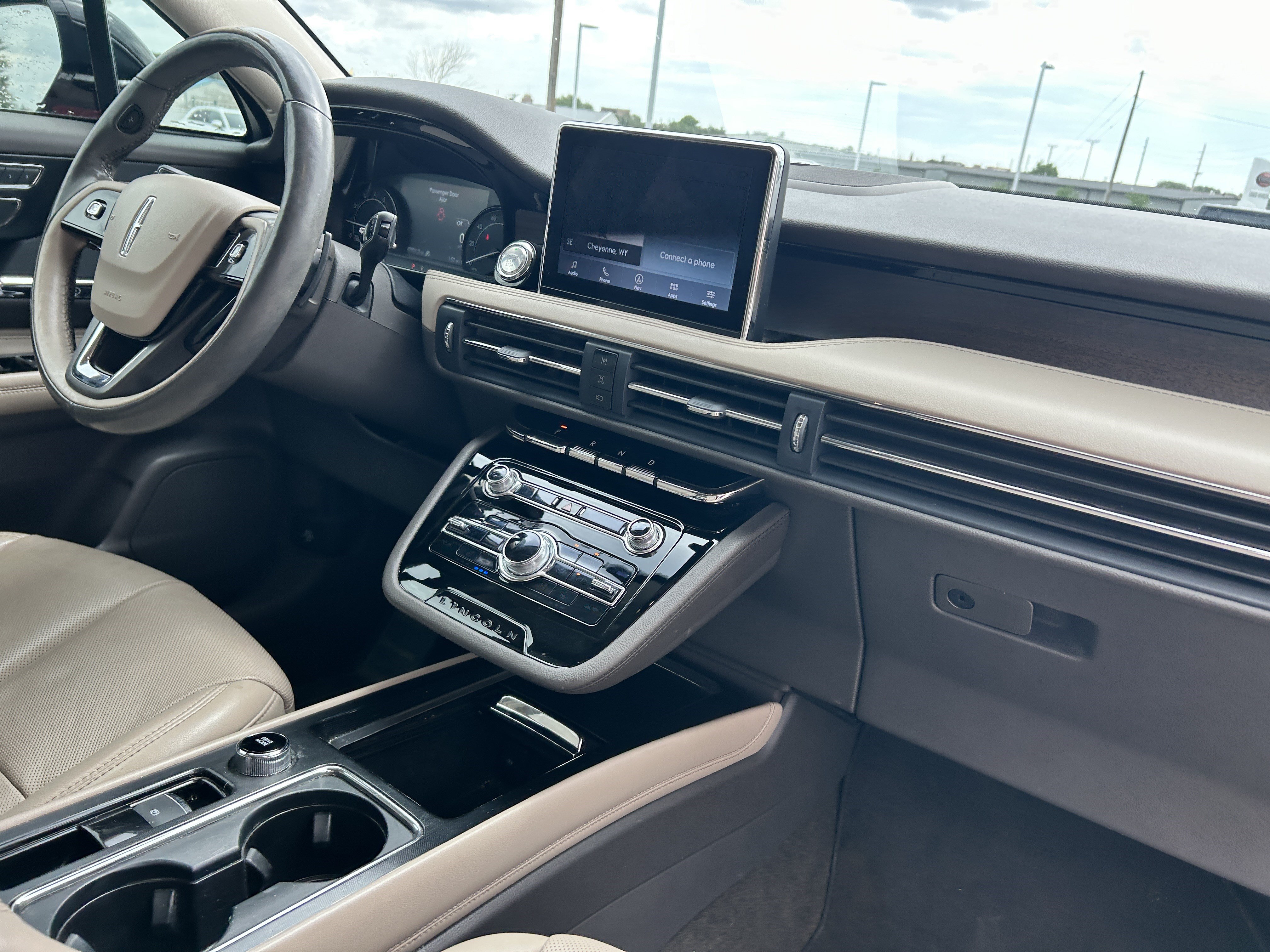 Used 2022 Lincoln Aviator Reserve w/ Equipment Group 201A RWD image 15