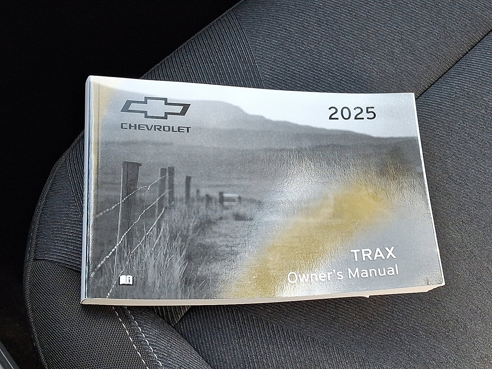 Used 2025 Chevrolet Trax LS image 26