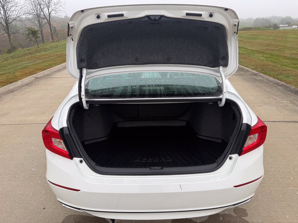 Used 2018 Honda Accord EX image 5