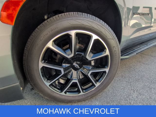 Used 2022 Chevrolet Suburban RST w/ Luxury Package AWD/4WD image 34