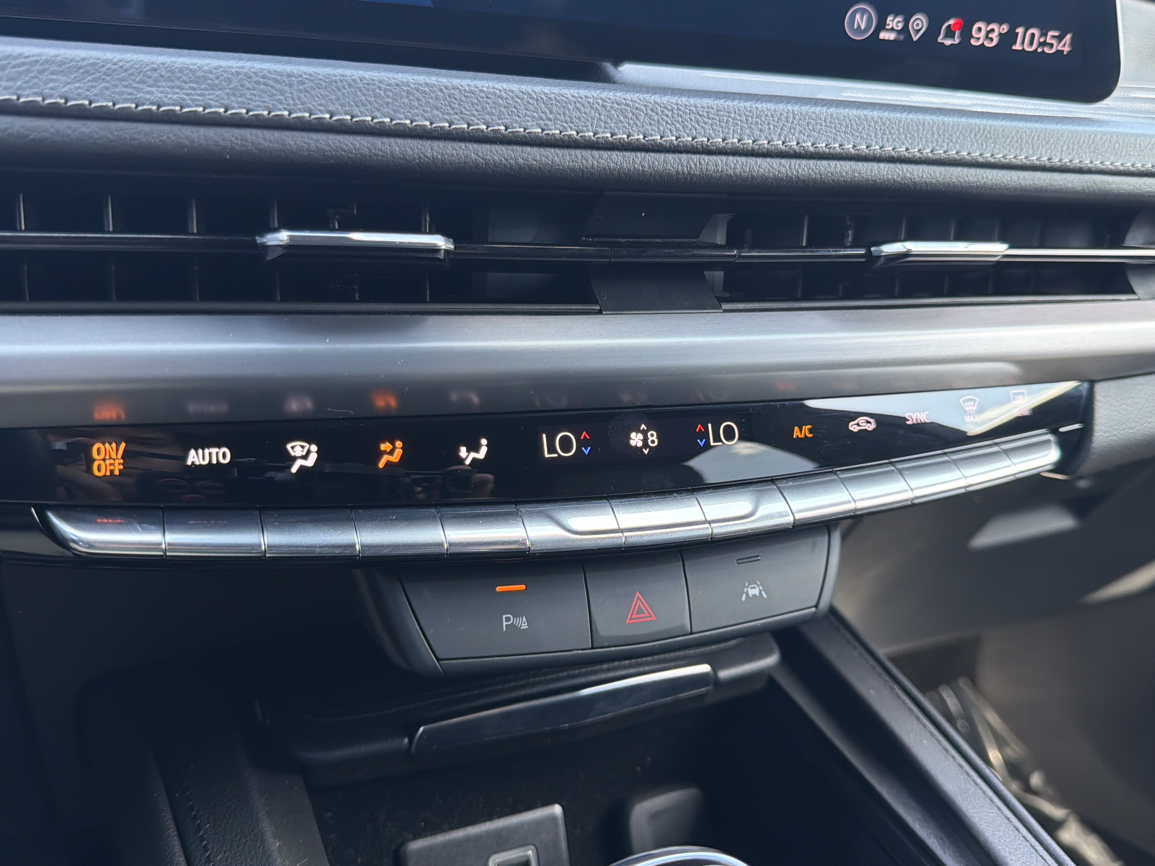 Used 2025 Cadillac XT4 Premium Luxury FWD image 26