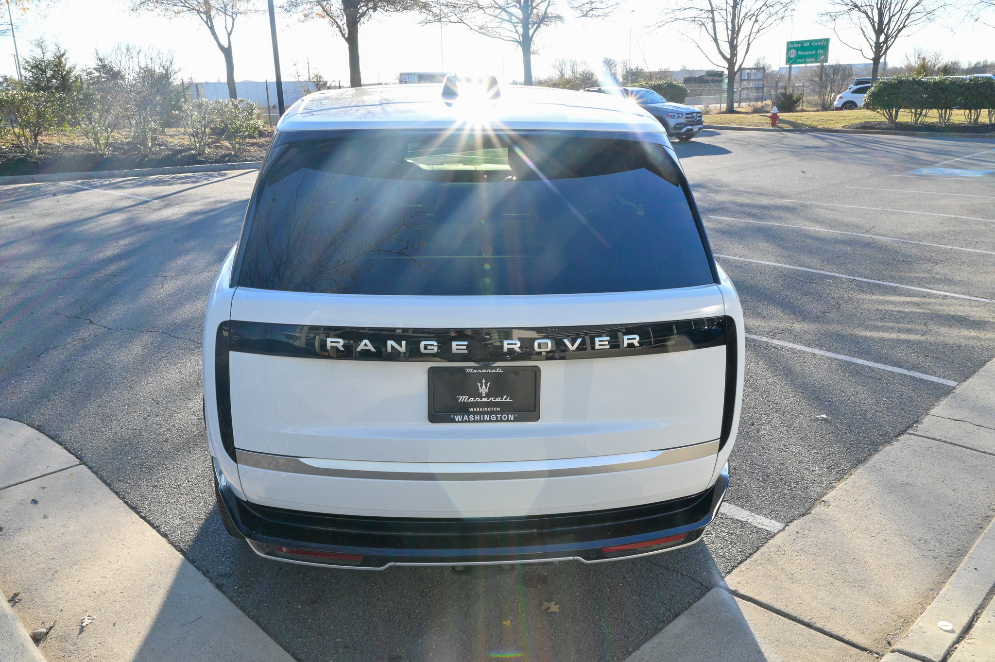 Used 2025 Land Rover Range Rover Long Wheelbase Autobiography image 6